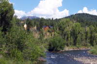San Juan River Resort has a mountain side and a river side